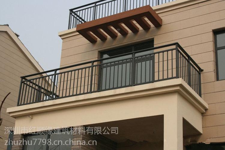 锌钢与锌合金防护建材全解析 从阳台护栏到新型防盗网